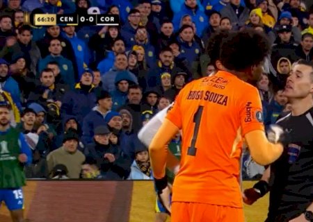 Rosario Central acusa torcida do Corinthians de ato racista e rebate denúncia de Hugo Souza