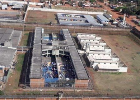 Ex-PM deixa pris&atilde;o para tratamento m&eacute;dico 5 meses ap&oacute;s ser capturado