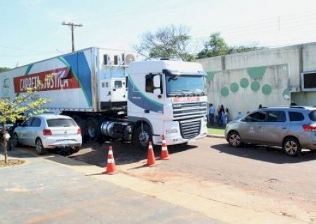 Carreta da Justi&ccedil;a leva servi&ccedil;os gratuitos a Juti e Laguna Carap&atilde;