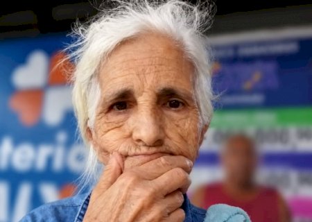 Eunice encontra R$ 1 mil a mais em pagamento e n&atilde;o pensa duas vezes em devolver