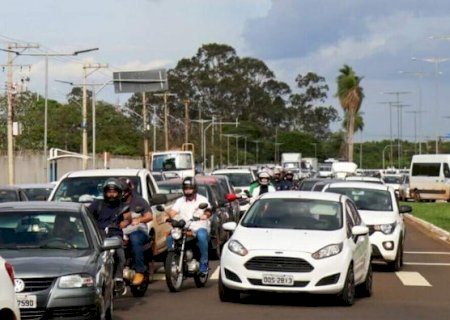 Carros puxam mercado de ve&iacute;culos e vendas em MS crescem 3,46% no ano