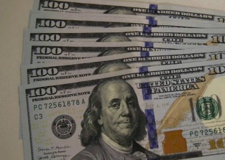 D&oacute;lar cai a R$ 5,08 e bolsa sobe 1,2% em dia de alta do petr&oacute;leo