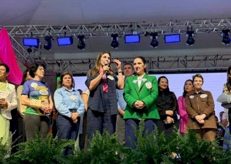 Em noite de protagonismo feminino, mulheres de direita debatem pol&iacute;tica em MS
