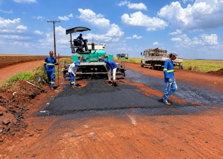 Obras de pavimentação da MS-165 voltam a avançar entre Aral Moreira e Coronel Sapucaia