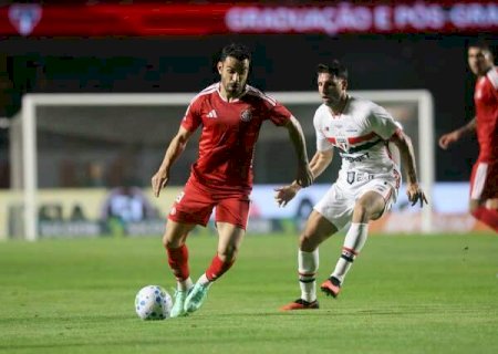 Calleri decide de p&ecirc;nalti e S&atilde;o Paulo vence Inter em noite de protesto