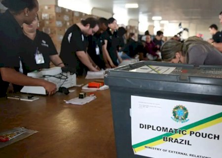 Quase 1 milhão de brasileiros no exterior poderão votar nas eleições