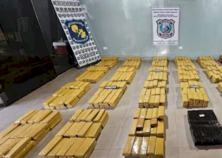 Casa usada como entreposto na fronteira &eacute; fechada com mil tabletes de maconha