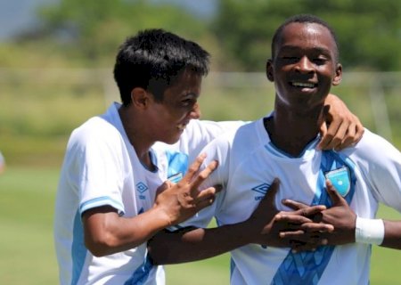 Atingido por raio e apresentado de helicóptero: joia da Guatemala estreia na base do São Paulo