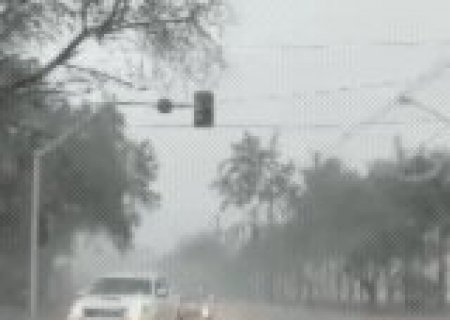 Em pouco tempo, Dourados registra 36 mm de chuva neste s&aacute;bado
