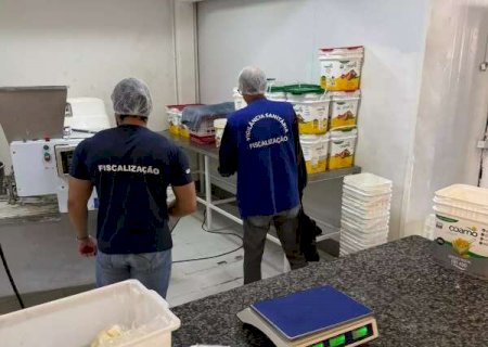Vigil&acirc;ncia apreende 60 kg de chipas produzidas com queijo de origem desconhecida