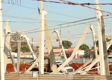 Mercado lamenta mortes e afirma que obra era executada por terceirizada