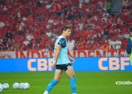Weverton fica impressionado com ritual de Kannemann antes do Gre-Nal: "Assustador"