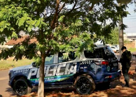 Ladr&otilde;es invadem casa de coronel da PM e fogem com arma, rel&oacute;gios e joia