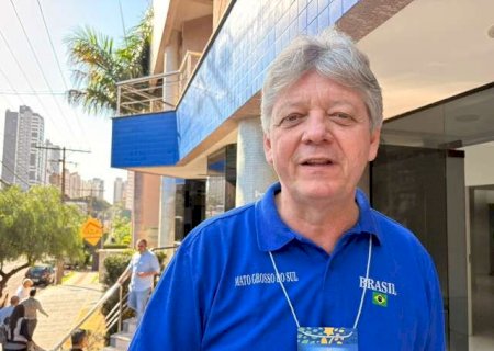 Ex-secret&aacute;rio lidera doa&ccedil;&otilde;es pessoais e recebe 400 mil para campanha