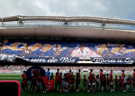 Com ídolos e Nossa Senhora, Remo apresenta três mosaicos antes de jogo com Flamengo
