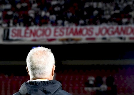 Dorival lamenta declaração que levou a protesto da torcida do São Paulo: “Reconheço quando erro'
