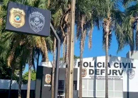 Duas mulheres s&atilde;o rendidas, levam coronhadas e t&ecirc;m Jeep roubado no Monte Castelo