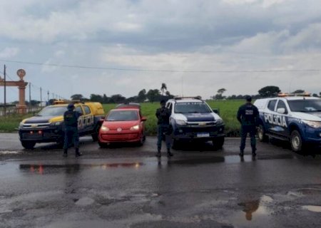 Meia tonelada de drogas avaliada em R$ 1,1 milh&atilde;o &eacute; encontrada em carro