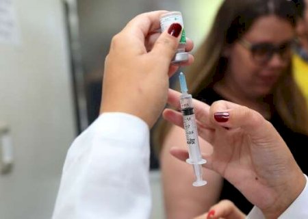 Vacina&ccedil;&atilde;o esbarra em hor&aacute;rio de trabalho e dist&acirc;ncia dos postos em MS