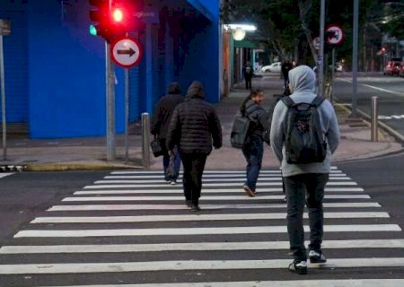 Frente fria traz chuva e m&iacute;nimas de 10&deg;C a MS no feriad&atilde;o