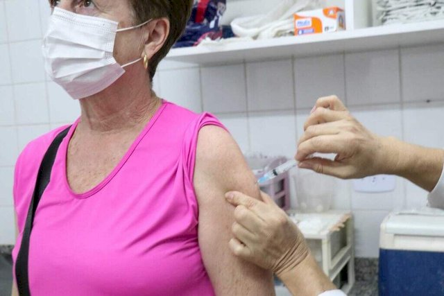 Vacina&ccedil;&atilde;o ter&aacute; plant&atilde;o em duas unidades de sa&uacute;de neste s&aacute;bado