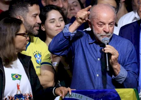 Motta e Alcolumbre, líderes do Congresso Nacional, parabenizam Lula