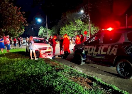 Homem &eacute; executado por dupla em moto enquanto comprava cerveja