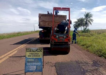 Ap&oacute;s reclama&ccedil;&atilde;o de motorista, Agesul tapa buracos em rodovias estaduais