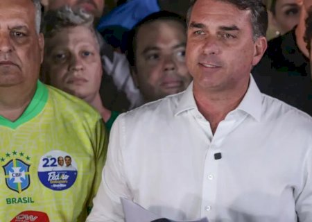 Polícia Federal cancela passaportes de Flávio Bolsonaro