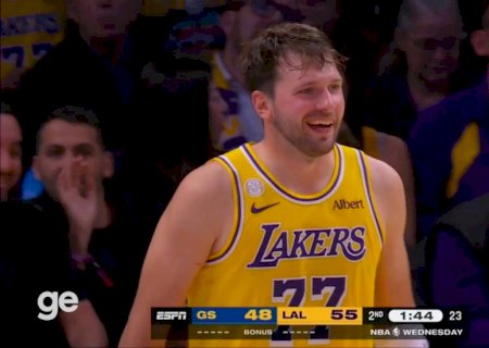 Doncic é provocado por adversário e acerta cesta do meio da quadra na estreia dos Lakers; veja
