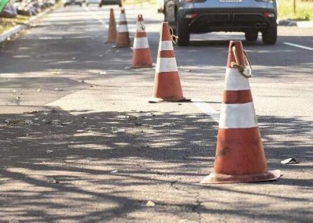 Interdi&ccedil;&otilde;es bloqueiam trechos de ruas em 2 regi&otilde;es de Campo Grande