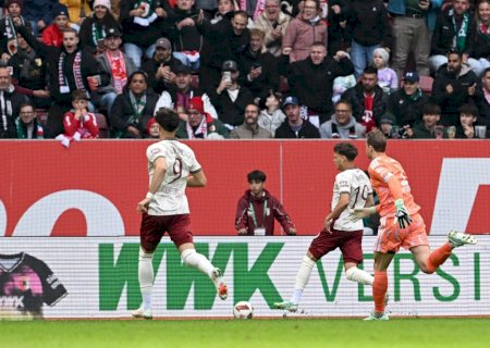 Neuer comete erro grosseiro e leva gol aos cinco segundos; veja vídeo
