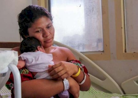 Na jornada da vida, gestantes perambulam por estradas para assist&ecirc;ncia ao parto