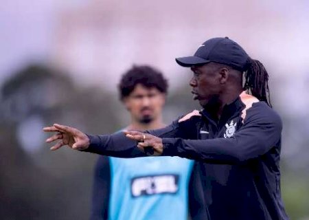 Corinthians enfrenta Vit&oacute;ria pressionado pela amea&ccedil;a de rebaixamento