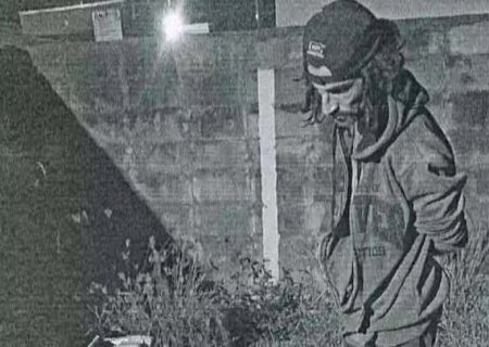 Homem entra pelo muro, furta ar-condicionado do CEM e &eacute; preso