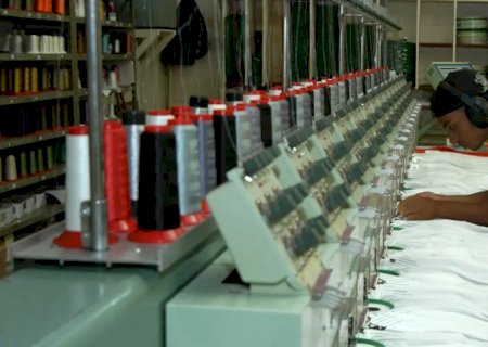 Confiança da indústria sobe em outubro, mas setor segue pessimista