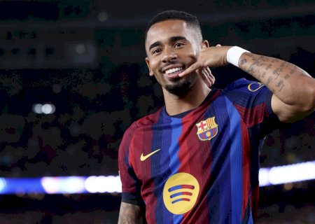 Gabriel Jesus se motiva com números superiores aos de Neymar e R10 no início de Barça: "Empolgado"