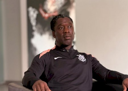 Seedorf diz não pensar em queda do Corinthians e minimiza risco de demissão: "Cabeça em vencer"